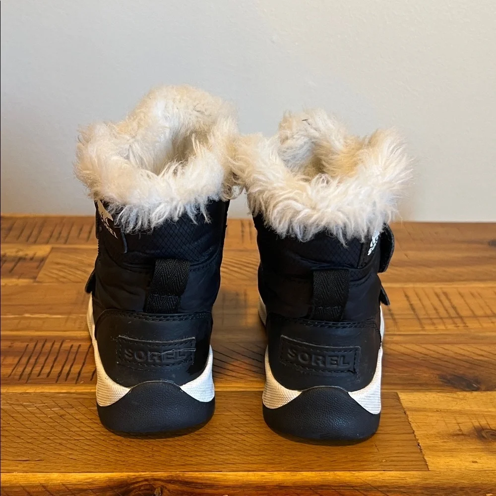 Sorel Black Winter Boots with Faux Fur Trim